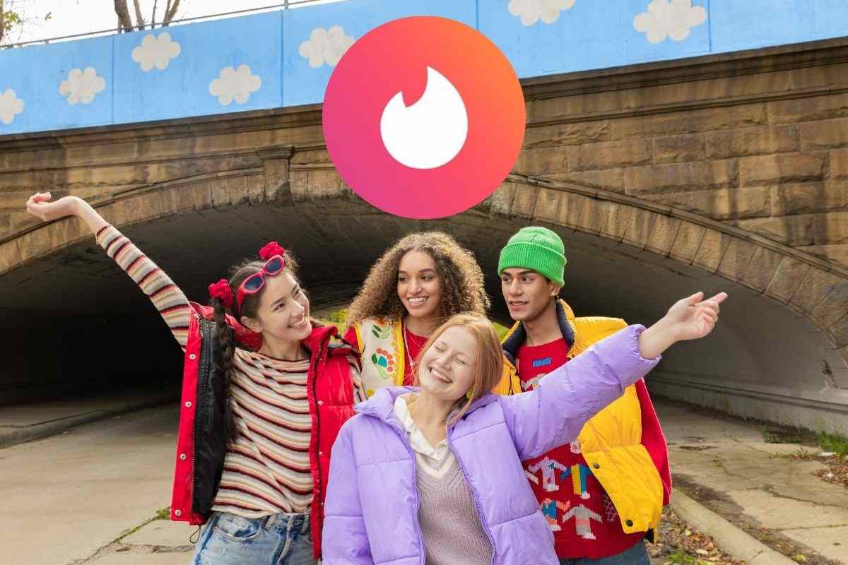 ragazzi e logo tinder