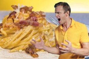 pasta e persona si arrabbia