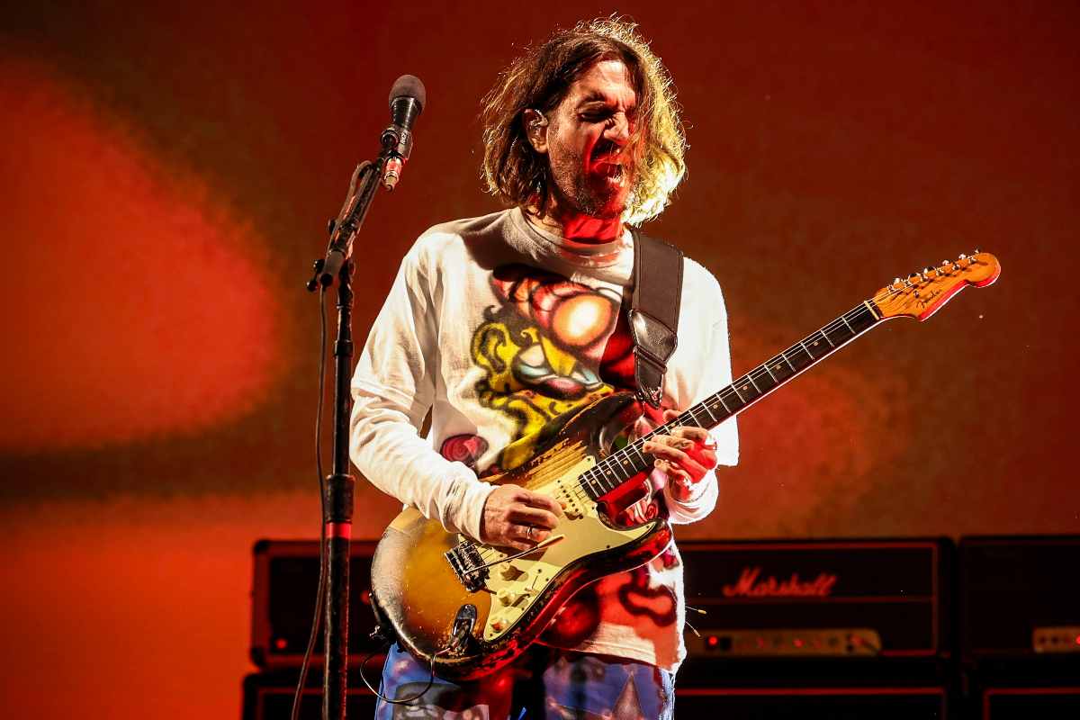 john frusciante alla chitarra